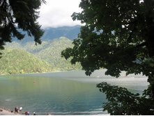 ����� ����