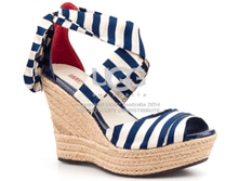 1004566 ��������� ������� UGG ,2750 ���