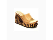 2300  �          3-351-DEBORA-CREMA.JPG