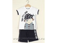 belaya-futbolka-pirat-v-komplekte-s-sinimi-shortami-watch-me-et-22-1-1.jpg
