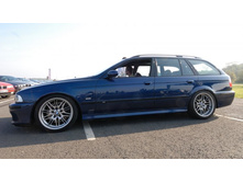 e39m5touring.jpg
