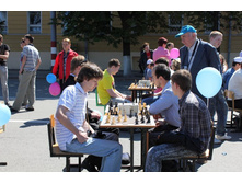 �������