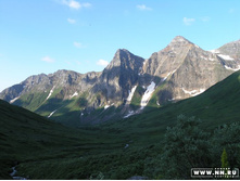 ����� ����