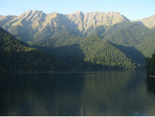 ����� ����