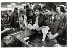 �������