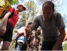 �������