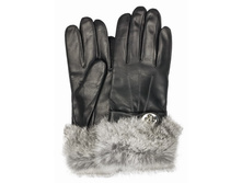 Q**UEE**NTA Q*2 2*6 086 0*1  850�