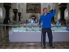 ����� ����