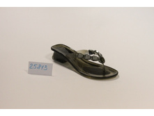 25813 BLACK