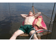 ����� ����