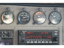 ����� ����