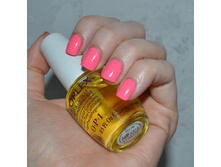 Essie Knockout Pout-2.jpg