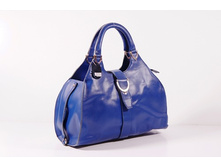 Gucci. ����������� ����, ���� 1 500�. 