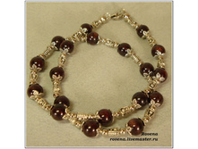 garnet_necklace_1.jpg