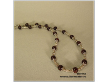 garnet_necklace_2.jpg