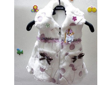 http://www.aliexpress.com/item/Free-shipping-Spring-and-Autumn-wear-girls-Balloon-pattern-the-fine-fur-baby-Children-bow-vest/893456053.html