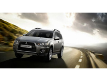 MITSUBISHI OUTLANDER.jpg