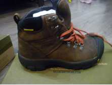 ������� �� �������� Pyre**nees W*p, Sl*ate Bl*ack  ������ 22�� ���� 1400�