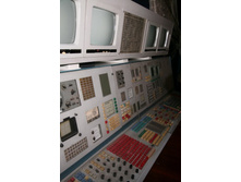 ����� ����