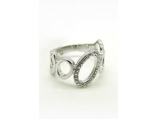 Oval Ring with Crystals