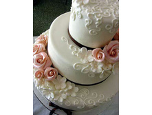 tort-s-cvetami-iz-mastiki.jpg