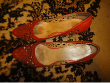 �������