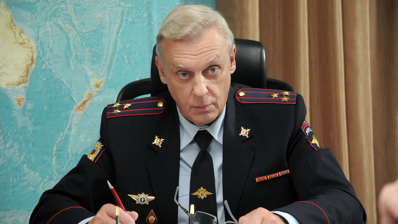 Изображение телепередачи: Улицы разбитых фонарей-16. 13-я серия - "Мой талисман"
